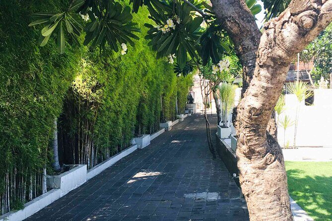 Backlanes and Hidden Sites: A Self-Guided Audio Tour in Seminyak - The Route: From Grandmas Plus to Petitenget Beach