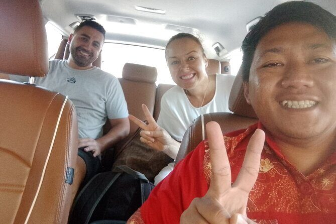 Bali Arrival Shuttle Airport Transfer - Extras that make a real difference: child seats and custom signs