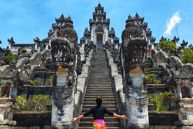 Bali ATV Quad Bike Ubud Swing & Monkey Forest All Inclusive - Ubud Sacred Monkey Forest: close views with guided help