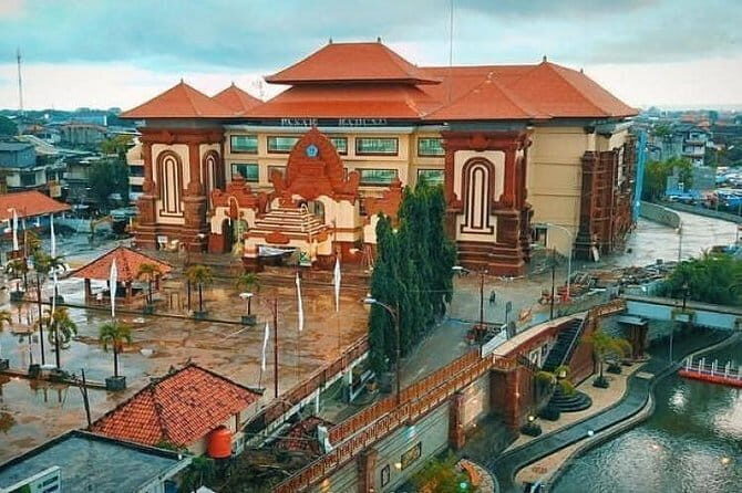 Bali Car-Charter: Half Day Denpasar City Tour - Bali Provincial State Museum: turning scenes into meaning