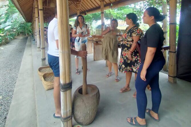 Bali Culture And Spring Temple Private Guided Tour - Tegalalang Rice Terrace and Lunch Hour: Timing Your Photos and Food