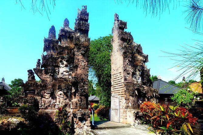 Bali Full Day-Tour: Denpasar City and Uluwatu Sunset Tour - Uluwatu Temple at sunset: the view is the point, and crowds are part of it