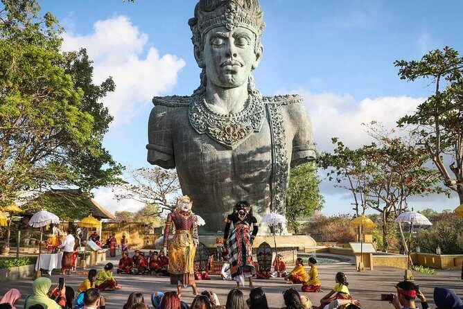 Bali Half-Day Uluwatu Temple Sunset, Kecak Dance, Dinner - Dreamland Beach: a quick coastal break with included entry