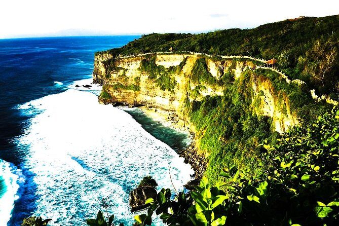 Bali Halfday Tour Uluwatu - Garuda Wisnu Kencana Cultural Park (GWK): more than a statue stop