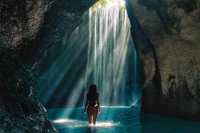Bali Instagram Tour : Heaven Gate Tour - Tirta Gangga - Tukad Cepung Waterfalls - The photo guide advantage: why private guidance can beat solo wandering