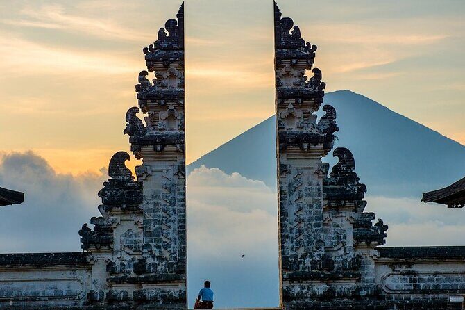 Bali Instagram Tour to The Most Scenic View - Gates of Heaven at Lempuyang Temple: the famous shot, minus the guessing