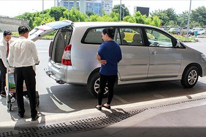 Bali Shuttle Bus Service - When the Driver Helps Beyond the Drive