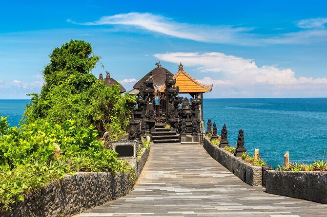 Bali Tana Lot Half day Sunset - Pura Batu Bolong: the arched rock bridge and that pre-sunset glow