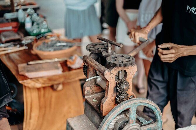 Bali Traditional Silver Class - Making Simple Jewelry Experience - The day’s flow: house tour, store inspiration, then studio making