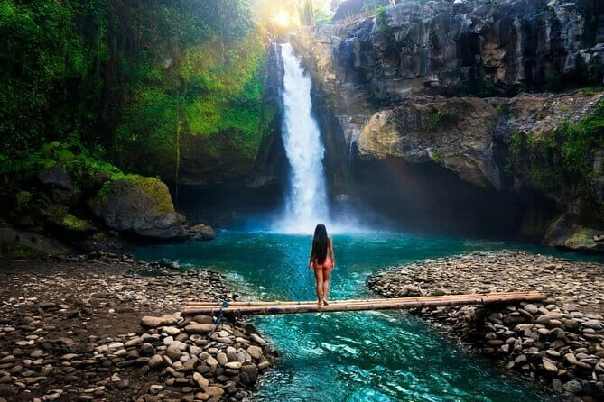Bali: Ubud (Temple, Spring, Rice Terraces, & Waterfall) - Tegalalang rice terraces: time to walk, not just pose