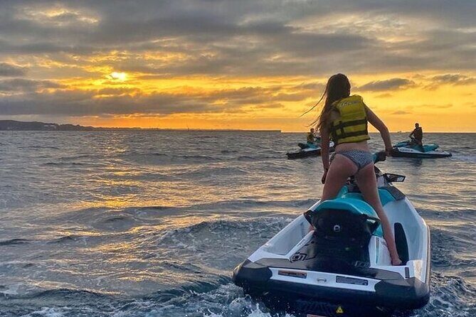 Bali : Watersport Jet Ski, Banana Boat, Parasailling and Flyboard - Safety That’s Actually Included: Instructor, Life Jackets, Lockers, Showers