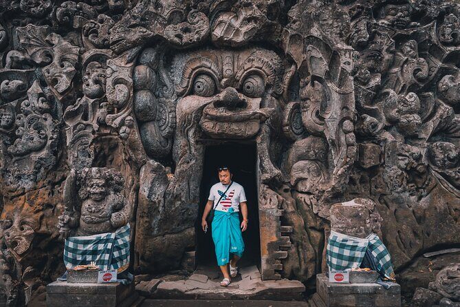 Best of Bali : Bali Temples , Rice Terrace and Waterfall Tour - Stop 4: Extra Stops in the Ubud Area (Batuan, Gold and Silver Smiths, and Rock-Cut Heritage)