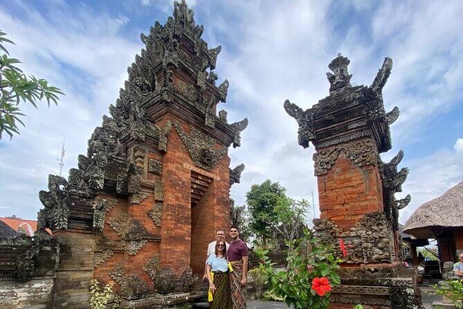 Best Of Ubud Private Day Tour With Local Guide - Stop 1: Batuan Temple and the feel of everyday religion