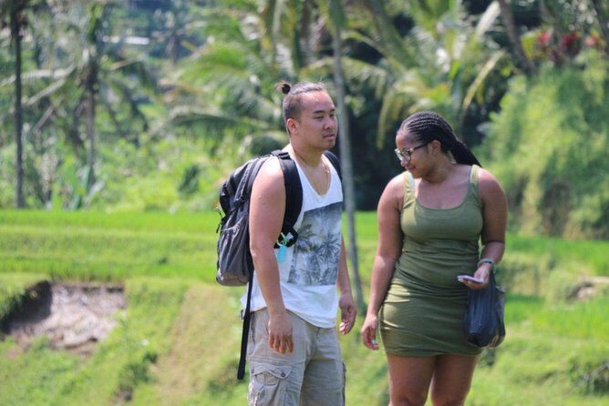 Best Ubud & Tanah Lot Excursion - Stop 1: Wood Carving at the Art-Center World (Yana Art Gallery)