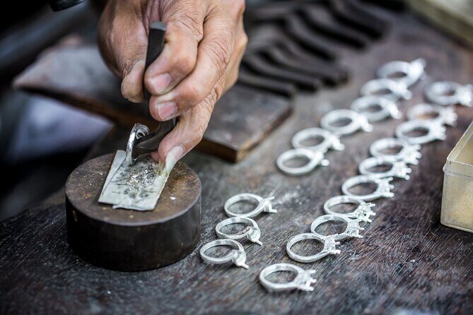 Elephant Cave and Hidden Waterfall All-Inclusive Private Day Tour - Stop 2: Celuk Village for gold and silver craftsmanship