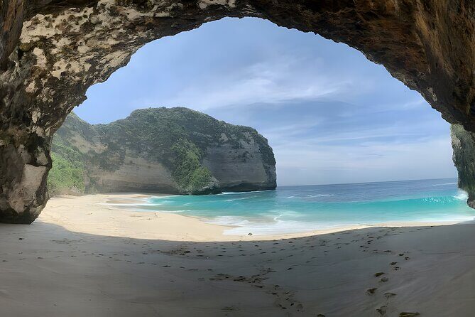 Full Day Nusa Penida Island Beach Tour From Bali - Pasih Uug / Broken Beach: the arch viewpoint and the wave show