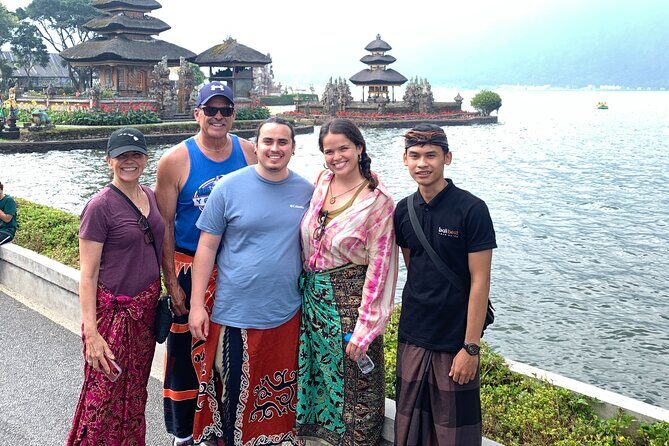 Full Day Tour Bedugul Sightseeing and Tanah Lot Temple - Stop 2: Ulun Danu Bratan Temple on Beratan Lake