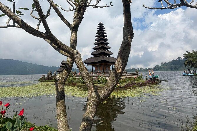 GAD Tanah Lot Tour - Tanah Lot: getting the sea-rock temple timing right