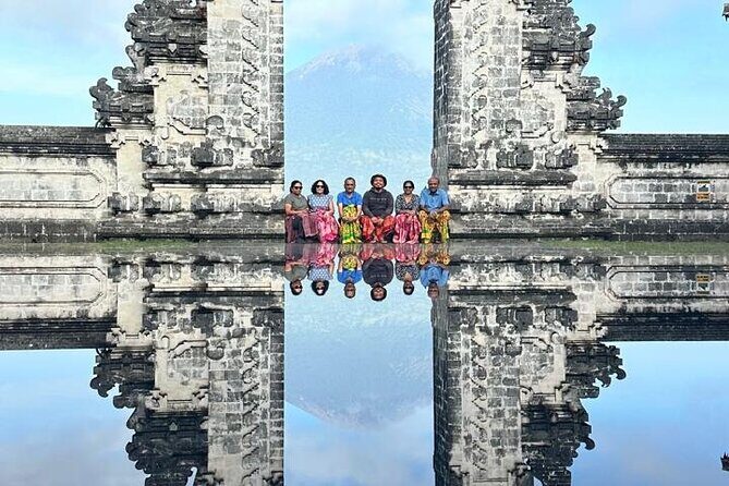 Gate of Heaven Tour - Lempuyang Temple: the Gate of Heaven viewpoint and the staircase reality