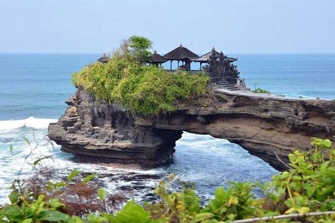 Half Day Tour: Tanah Lot Sunset & Taman Ayun Temple Included Entrance Ticket - Taman Ayun Temple: garden-temple calm with UNESCO backing