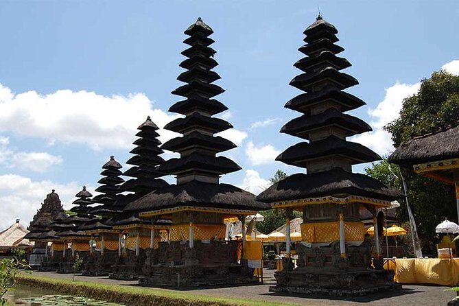 Half Day Tour: Tanah Lot Sunset & Taman Ayun Temple Included Entrance Ticket - Should you book this Tanah Lot and Taman Ayun tour?