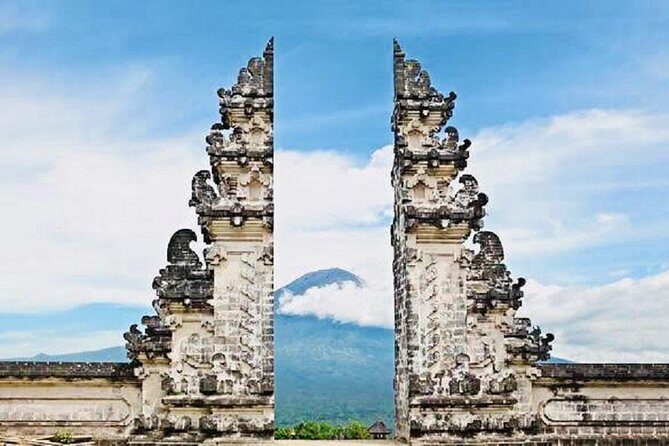 Heaven Gate (Lempuyang) - Tirta Gangga - FREE WIFI - Morning Setup: Pickup, Air-Conditioned Comfort, and Wi-Fi on the Road