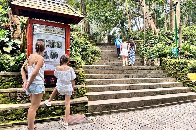 Hidden Ubud: Waterfalls & Sacred Temples - Lunch at D Alas Warung: Budget Time Wisely