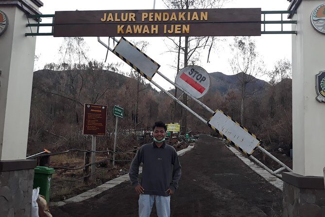 Ijen Crater Private Guided Trekking Tour From Bali - Bali to Java without headaches: pickup, ferry, and keeping you on track