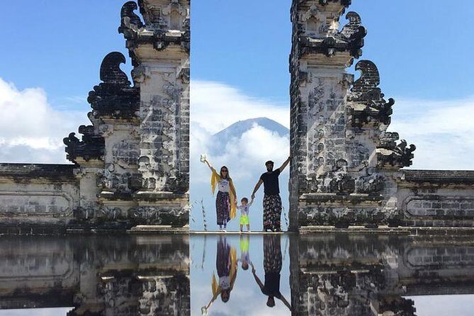 Lempuyang Luhur Temple Gate Of Heaven Tour Car Charter - Tirta Gangga Water Palace: Fish Feeding and a Change of Pace