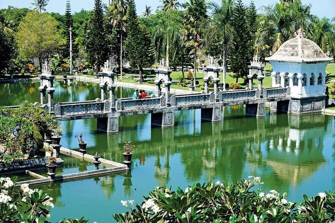 Lempuyang the Gate of Heaven Tour - Lempuyang’s Gate of Heaven: why this temple photo works