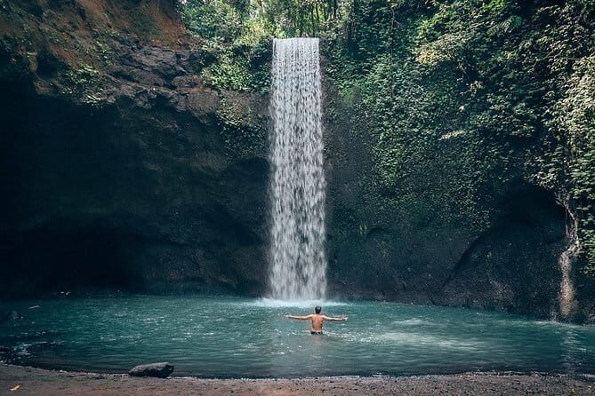 Mount Batur Sunrise Jeep & Cleansing Ritual at Tirta Empul Temple - Batur natural hot springs soak: included facilities that save you hassle