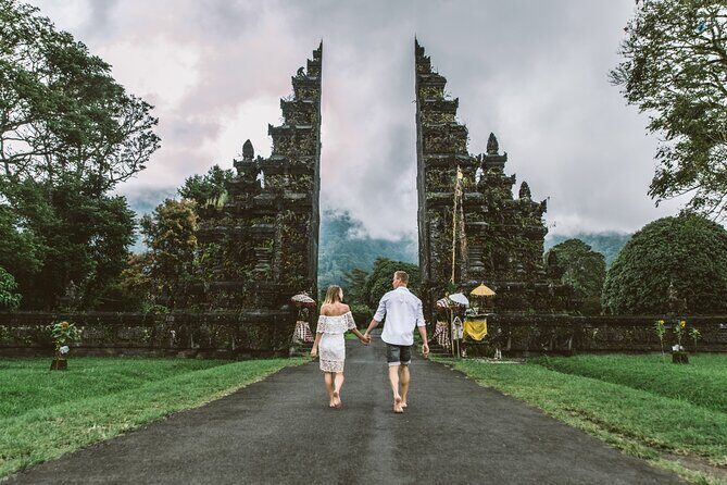 North Bali Hidden Gems Tour Ulun Danu Temple Twin Lakes Waterfall - Stop 3: Twin Lakes viewpoint over Buyan and Tamblingan