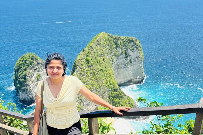 Nusa Penida Day Tour - Stop 3: Crystal Bay Beach and swim time