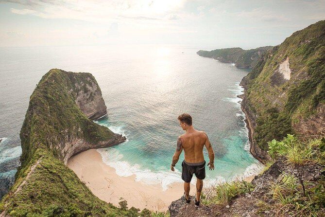 ️ Nusa Penida Instagram Tour: The Most Famous Spots (Private All-Inclusive) - Stop 1: Pantai Diamond (Diamond Beach) for Sand Time and Clear-Water Photos