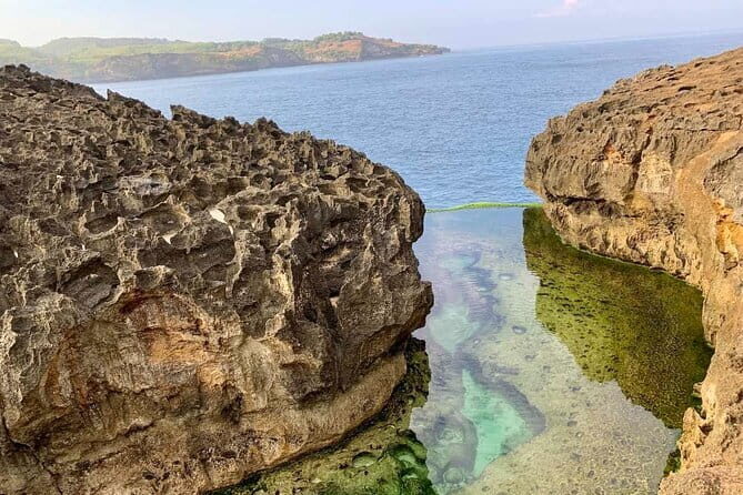 Nusa Penida Private Full Day West Island Tour From Bali - West Island stop 2: Angel’s Billabong infinity-pool views