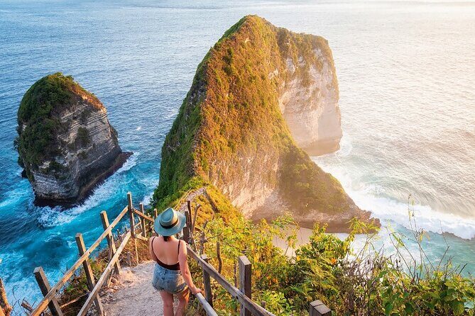 Nusa Penida Private Tour Package All Inclusive - Your guide and photo help: the service detail that can make or break it