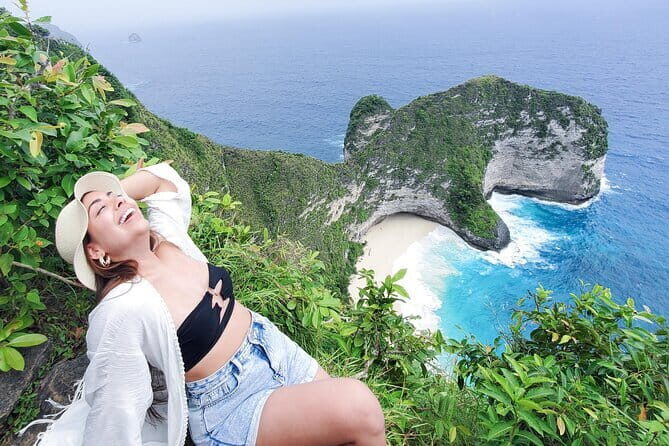 Nusa Penida Tour with Iconic Photography in Kelingking - Stop 2: Pantai Diamond (Diamond Beach) for classic cliffs and turquoise water