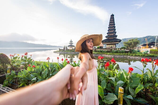One Day Jatiluwih UNESCO, Ulun Danu Beratan, Banyumala Waterfall - Ulun Danu Beratan Temple: a lakeside setting dedicated to Dewi Danu
