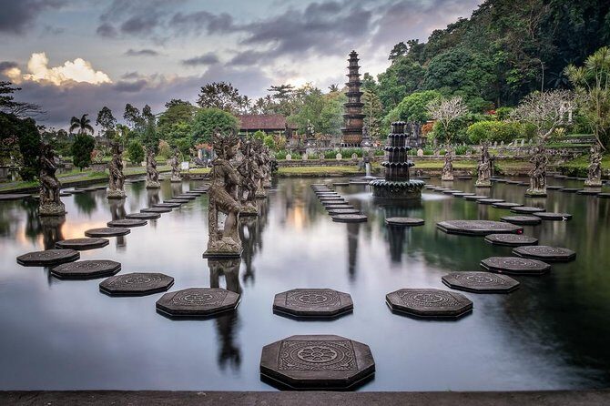 Private 4-Day Tours - Best Bali Tours Package - Best of Bali Highlights - Day 1 in Bali: Batuan Temple, Tohpati Crafts, Coffee Tasting, and Tegalalang Rice Views