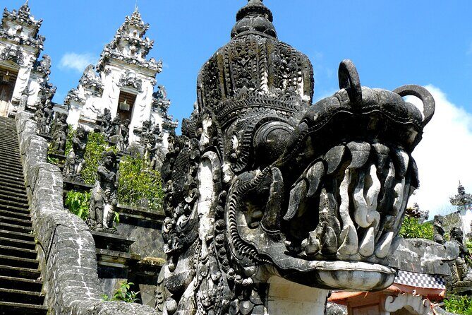Private Bali Tour with Lisensed Bali Driver - Gold and silver smith + batik: shopping with context