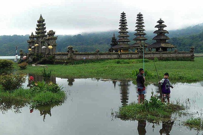Private Munduk Waterfalls Trekking Tour - The village interaction: where the day becomes more human