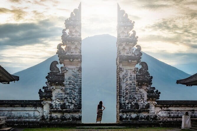 Private Sightseeing Northern East Bali All inclusive - Tirta Gangga: a former royal water garden for slow walking