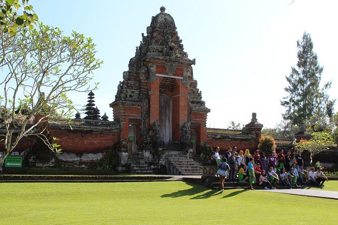 Private Tour: Bali Temples, Hidden Waterfall and Handara Gate - Bedugul Break: Lunch Time and a Mountain Reset