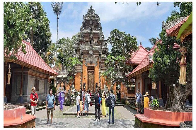 Private Tour: Batuan Temple, Tegenungan Waterfall, Elepahant Cave Free transport - Ubud Palace, art market, and Mas carving: culture plus shopping you can actually use