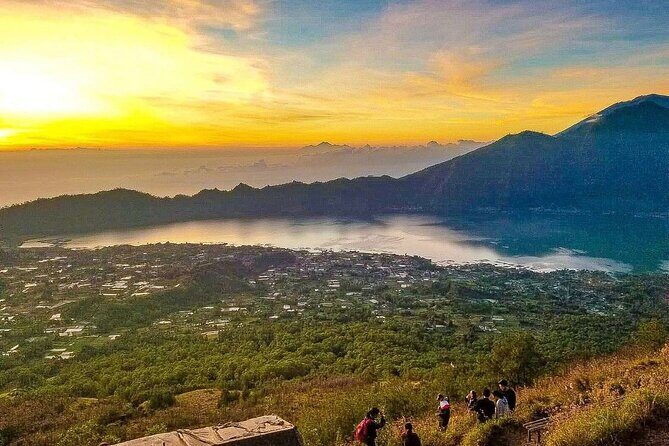 Sharing Mount Batur Sunrise Trekking And Natural Hot Spring - Summit to Crater: What Happens Between Breakfast and the Return