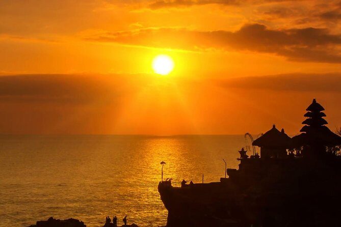 Tanah Lot Sunset and Spa Tour from Bali - The Tanah Lot visit: what to expect on site