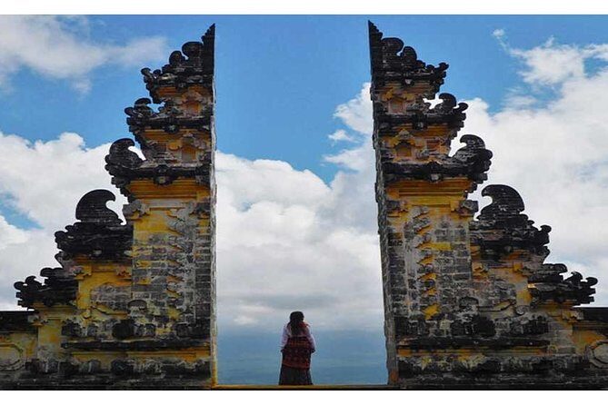 Tour Gate of Heaven at Lempuyang Temple - Blue Lagoon Snorkeling with lunch - Getting to the temple: what your early start should feel like