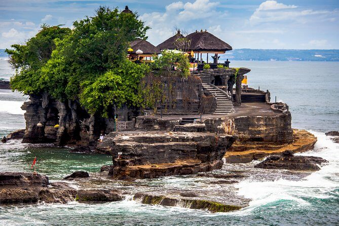 Ubud and Tanah Lot Temple Small Group Sunset Tour - Tanah Lot at sunset: UNESCO views and what to expect near the temple