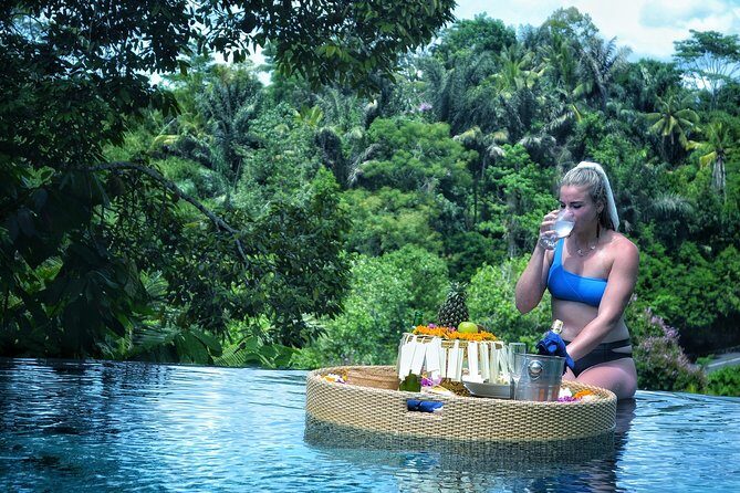 Ubud Monkey Forest Sanctuary Tours and Cretya - Tegenungan Waterfall: 15 meters of serious water flow
