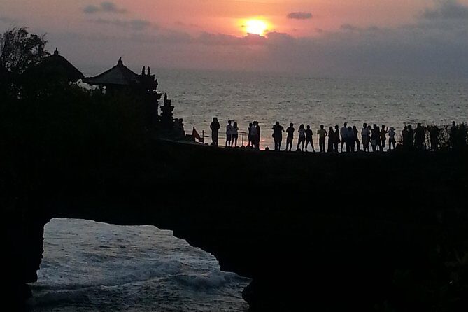Ubud Tegalalang Rice Teracce & Tanah Lot Tour - One day, two big Bali moods: Ubud craft to Tanah Lot sunset